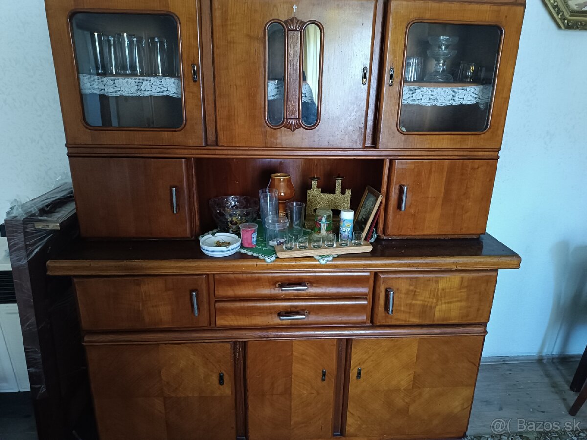 Starožitná komoda - 2