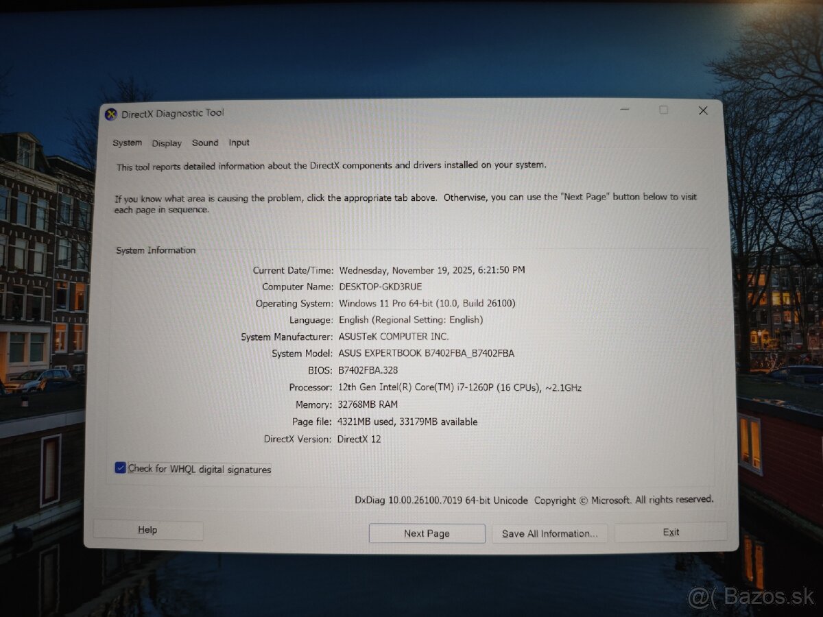 Assus EspertBook B7 - 2