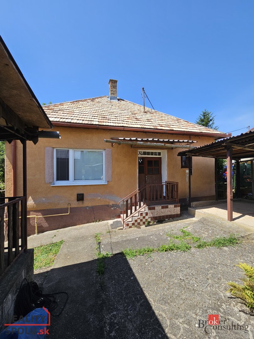 Rodinný dom s veľkou záhradou - 2