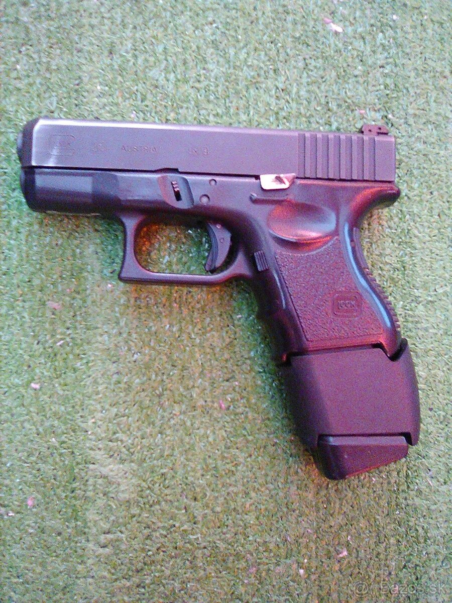 Dva 19 ranové zásobníky s návlekom určené pre Glock26 - 2