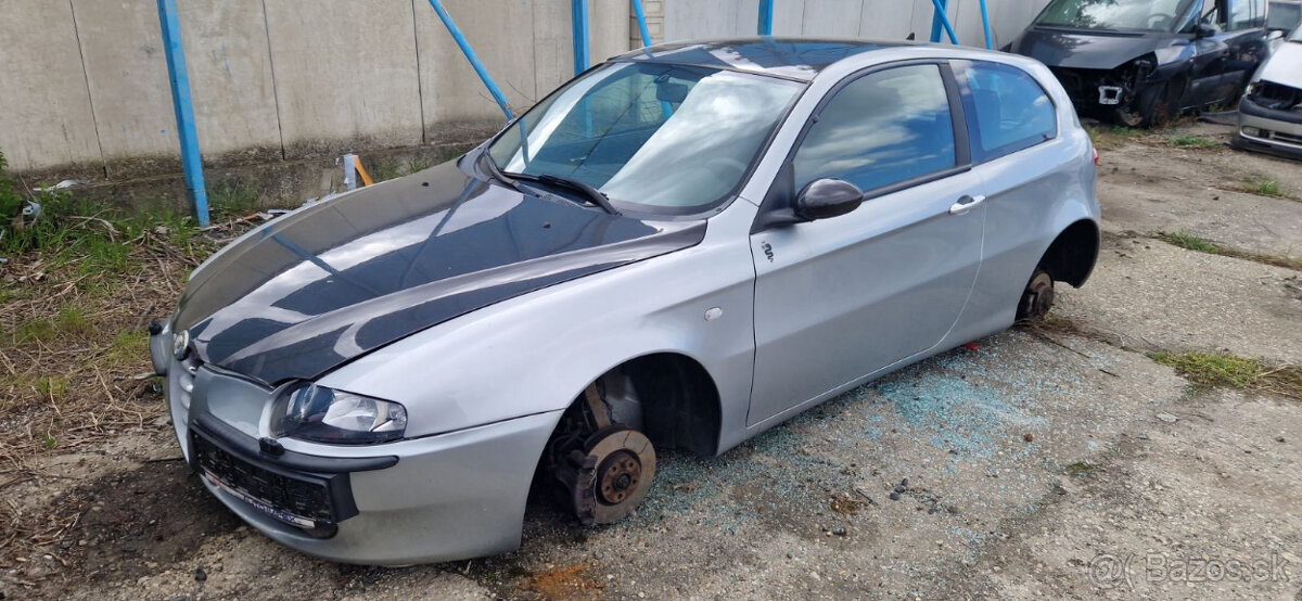 Lacno rozpredám Alfa Romeo 147 na náhradné diely - 2