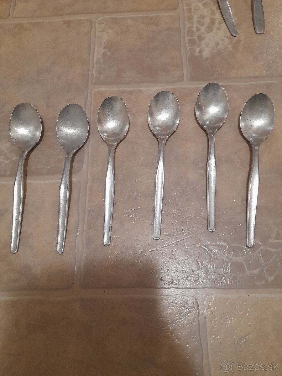 Staré hliníkové príbory - 2