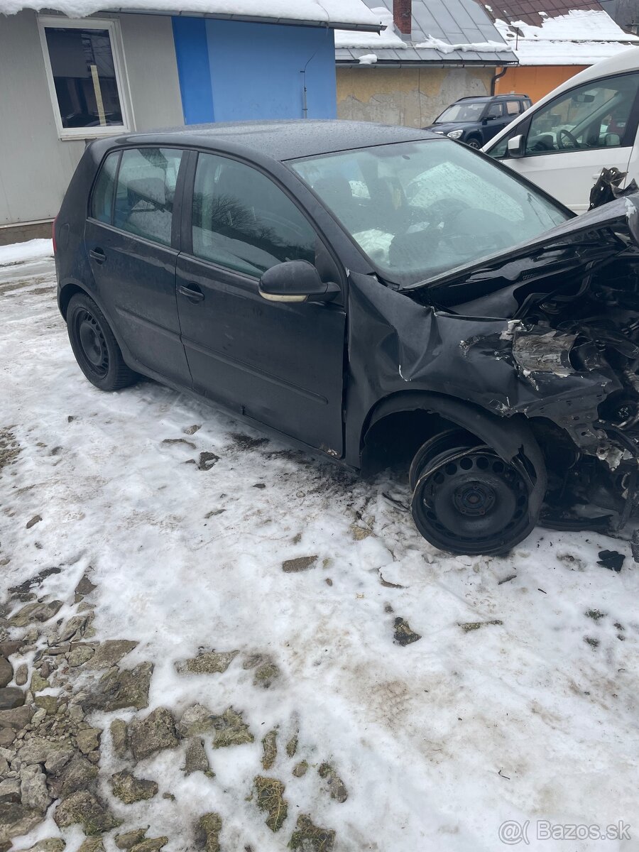 Rozpredám golf V - 2