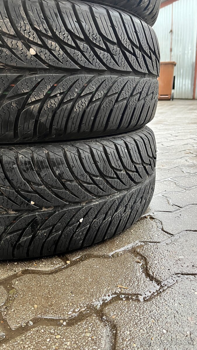 Celoročné pneu 215/60 r16 sada - 2