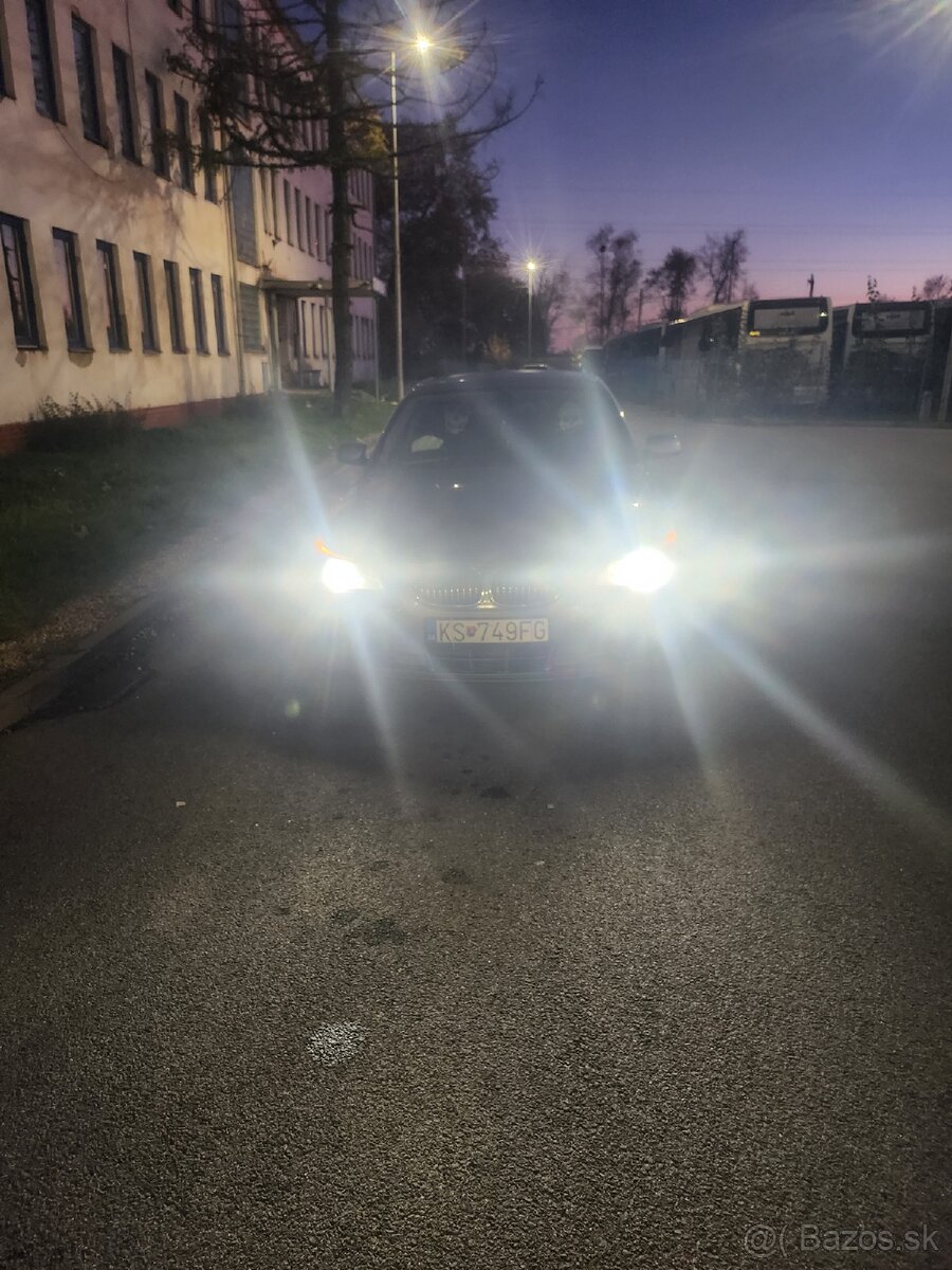Predám BMW 525 .E60. 130 kW 2500 cm³ - 2
