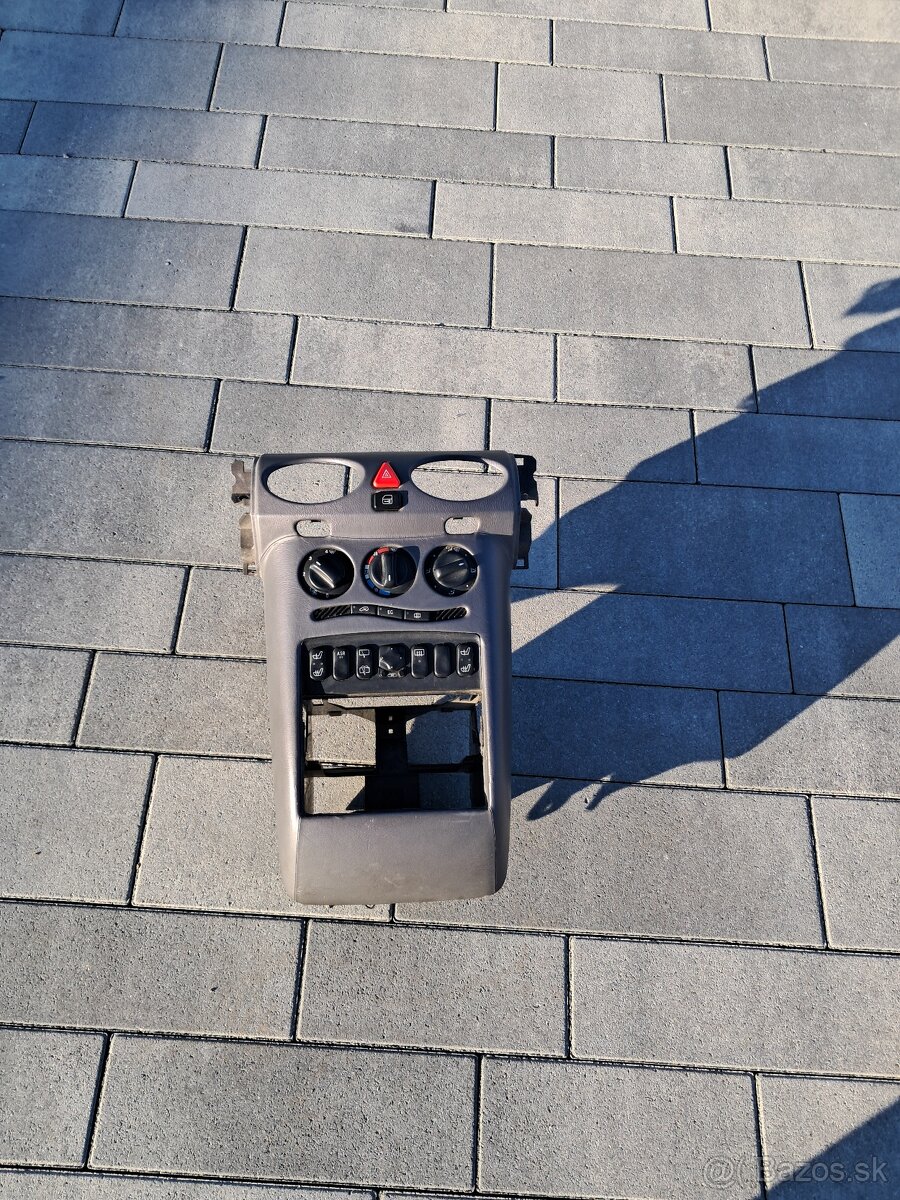 Mercedes A CLASSE W 168-stredový panel - 2