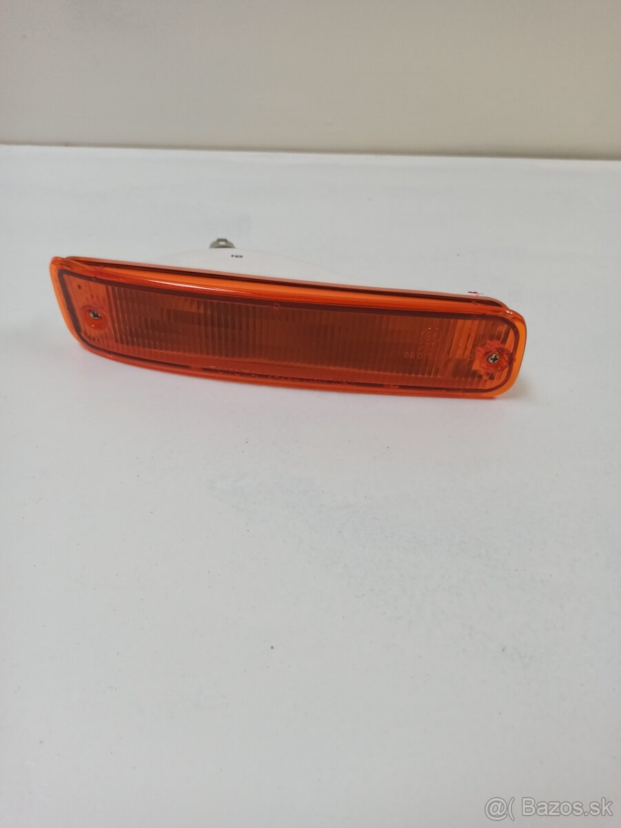 Pravá predná smerovka OEM Toyota Corolla E9 - 2