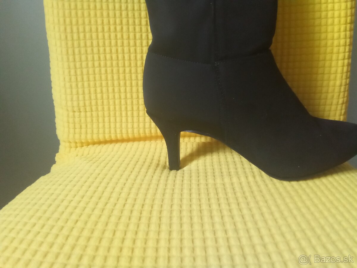 JARNÉ ELASTICKÉ ČIŽMIČKY č.37 - 2