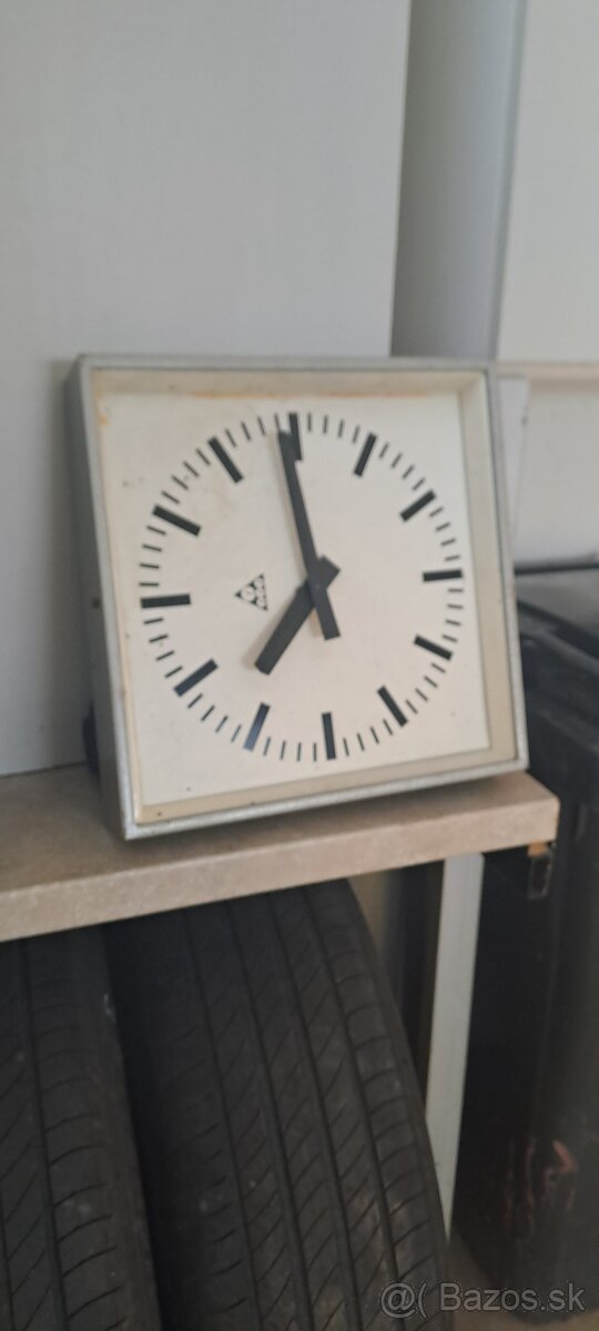 Hodiny pragotron - 2