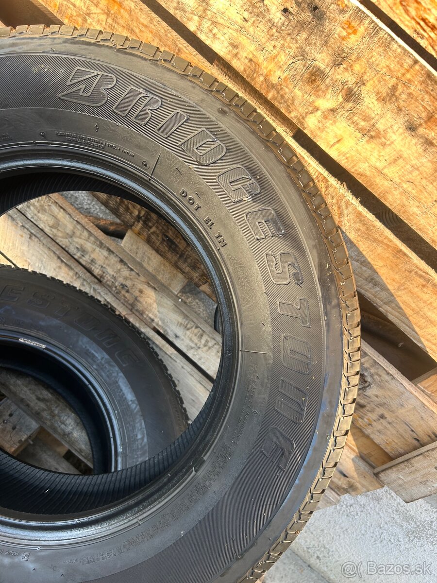 Bridgestone Dueler 195/80/15”-96S - 2