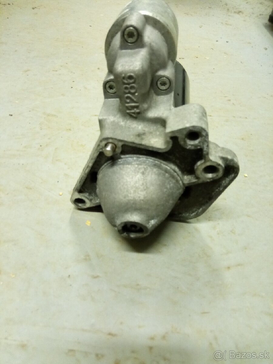 Starter Bosch 0 001 136 008, 233001073R - 2