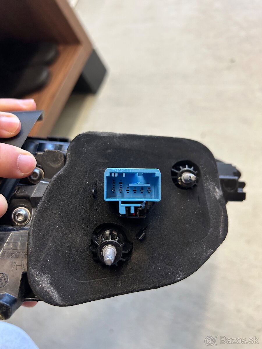 volkswagen arteon zadne svetlo - 2