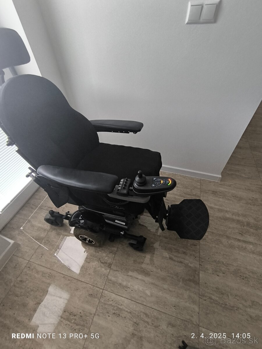 Invalidný vozík - polohovateľný - 2