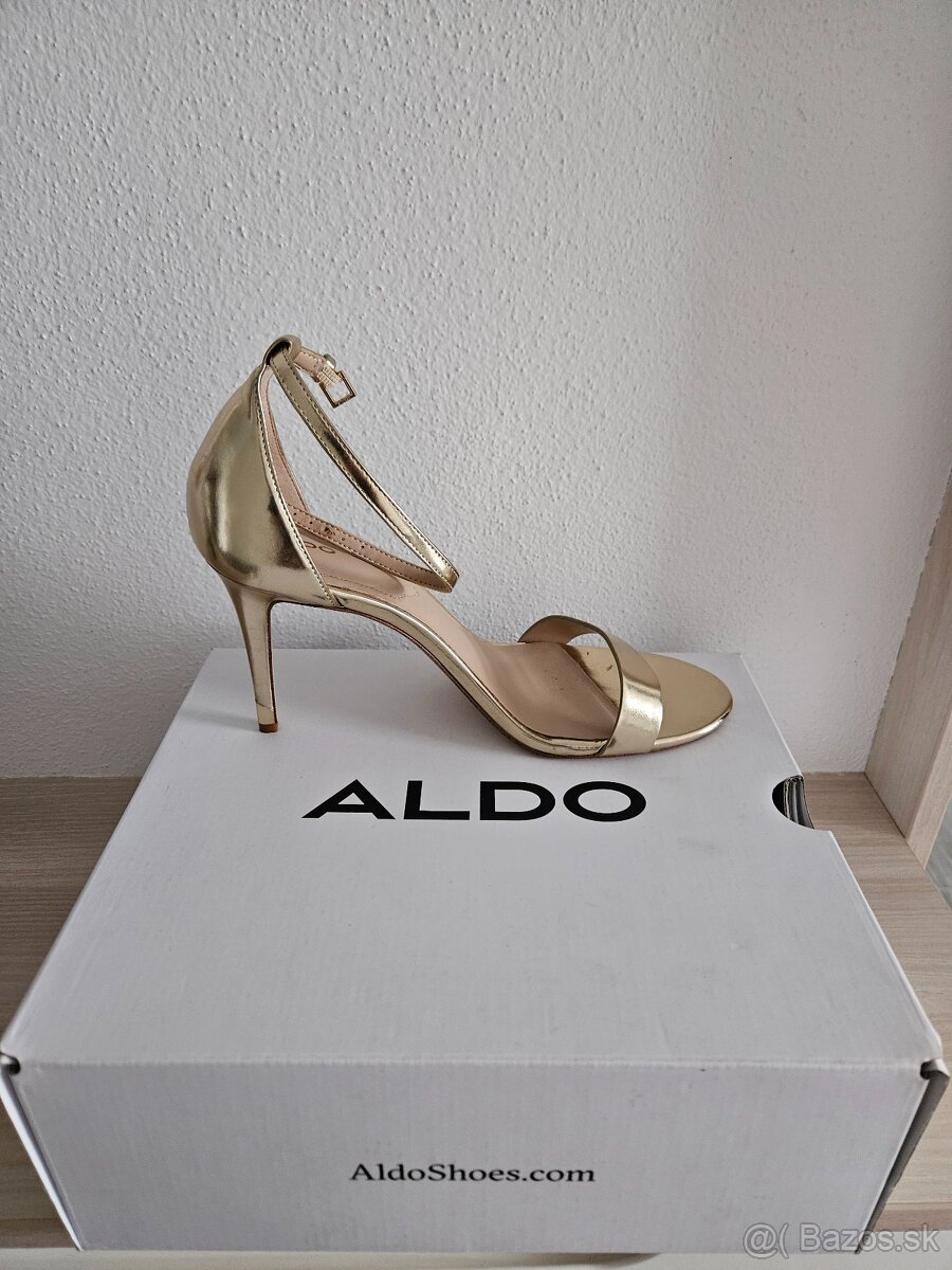 Spoločenské zlaté sandále - 2