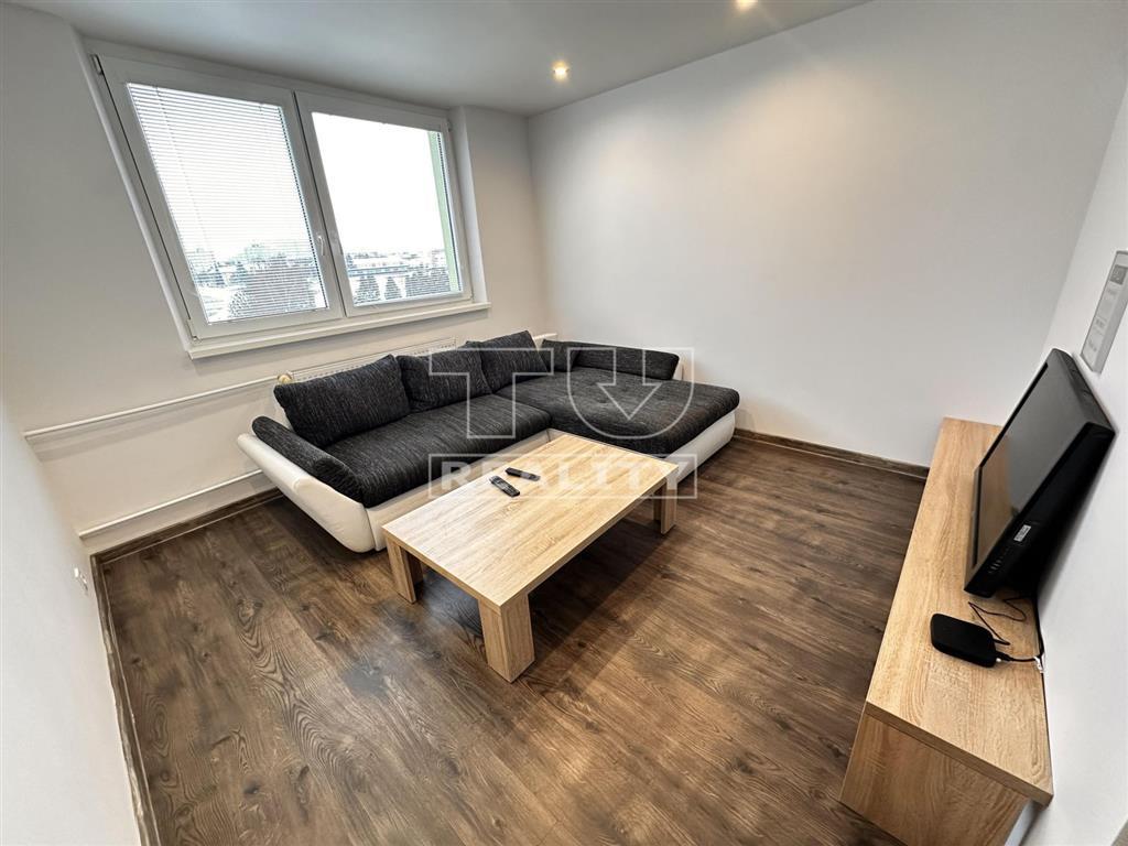 PREDANÉ Predám 1,5 izbový byt, okres Poprad - 2