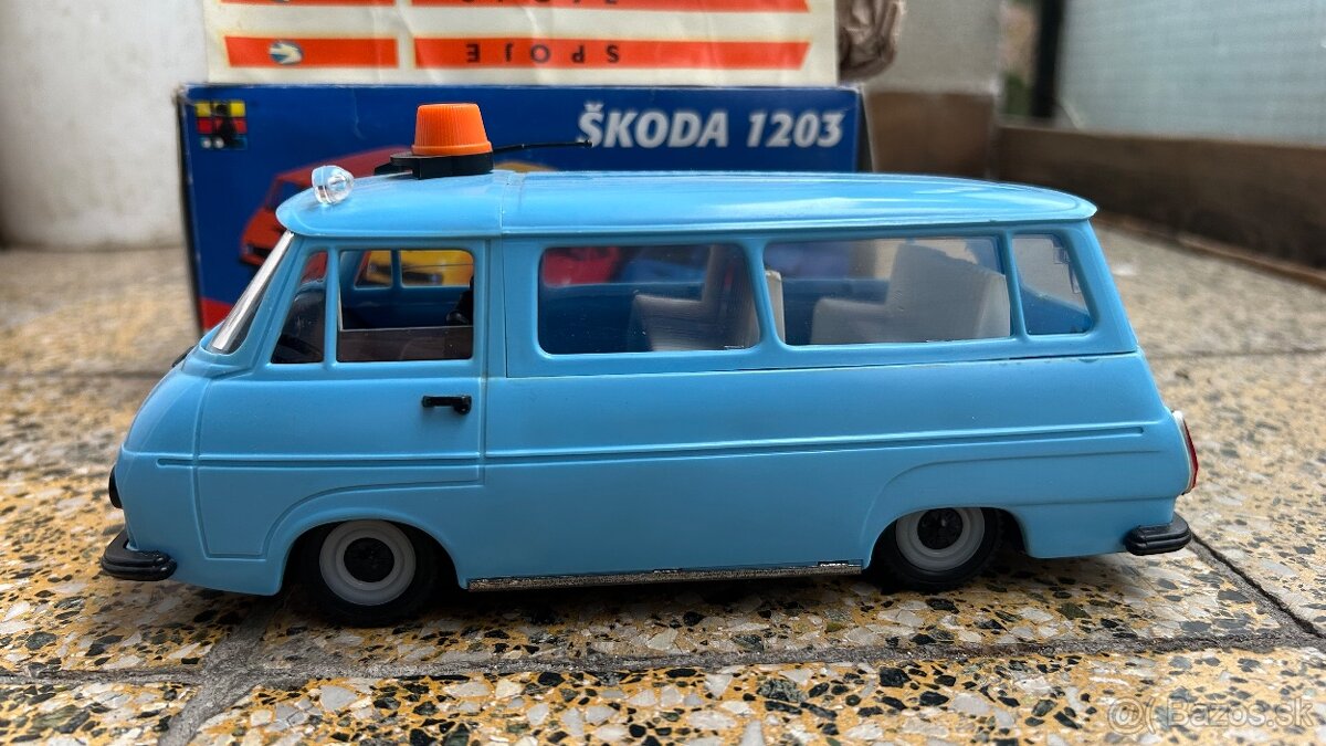 Škoda 1203 SPOJE KDN stará hračka - 2