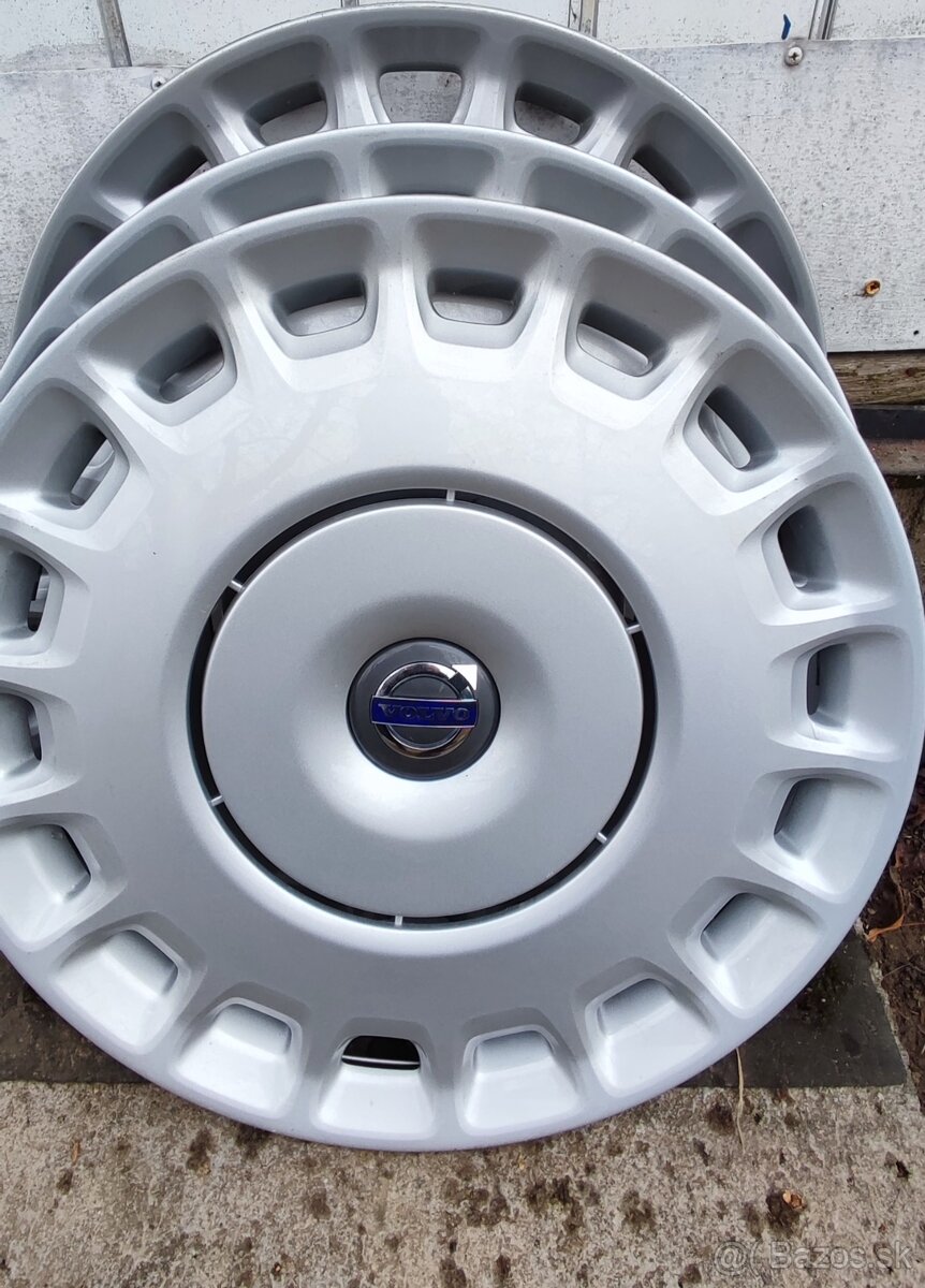 ⭐ Orig.puklice Volvo - 15" - 2
