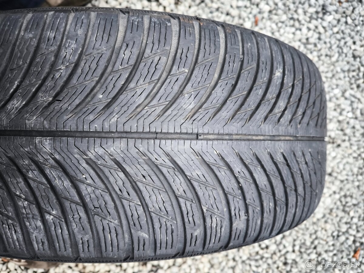 235 50 19 Michelin 7-8mm - 2
