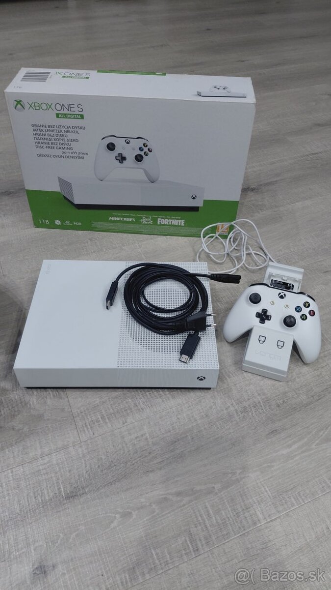 Xbox one S + THRUSTMASTER Ferrari 458 Spider - 2