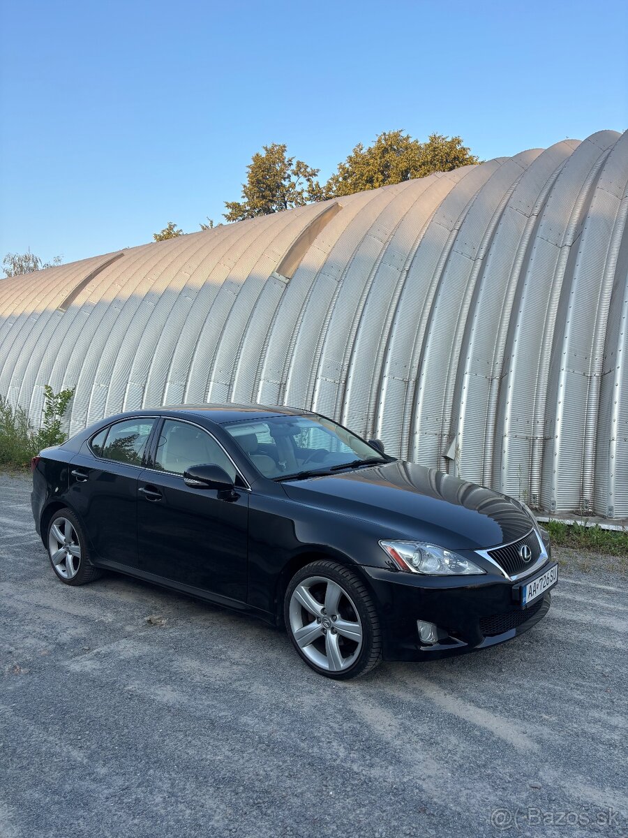 Lexus is220d 2010 - 2