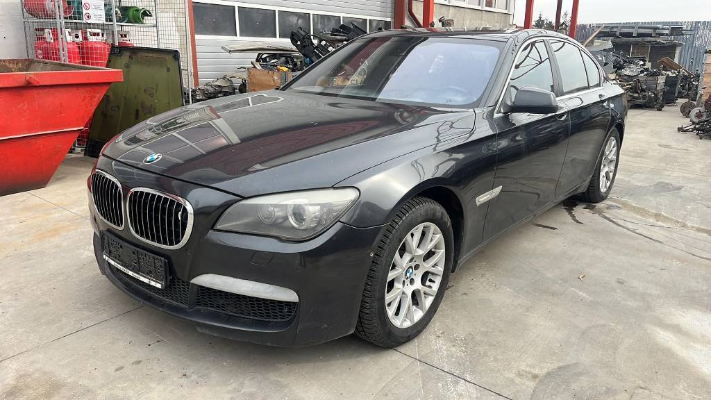 BMW 750i M-packet xdrive F01 - 2