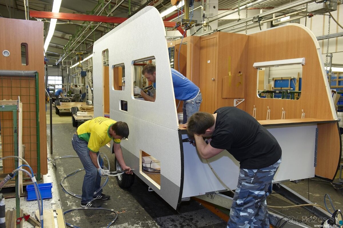 PRÁCA VO VÝROBE AUTOKARAVANOV - 2