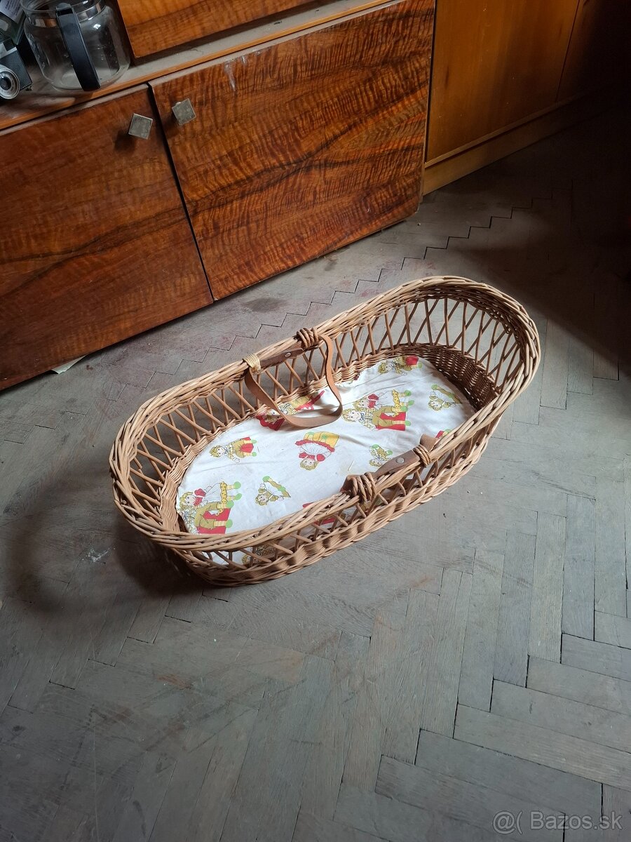 Prenosný prútený kosik pre dieta - 2