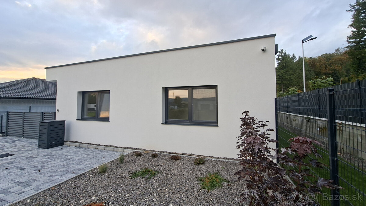 Exkluzívne iba u nás krásna novostavba v obci Uhrovec - doko - 2
