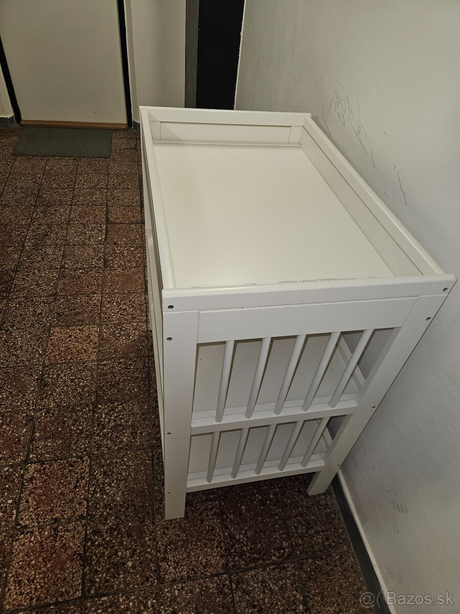 Prebalovaci pult ikea - 2