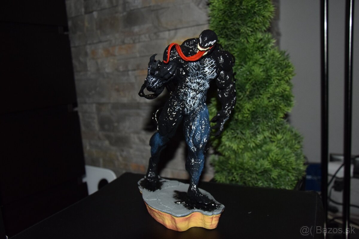 Figurka Venom - 2