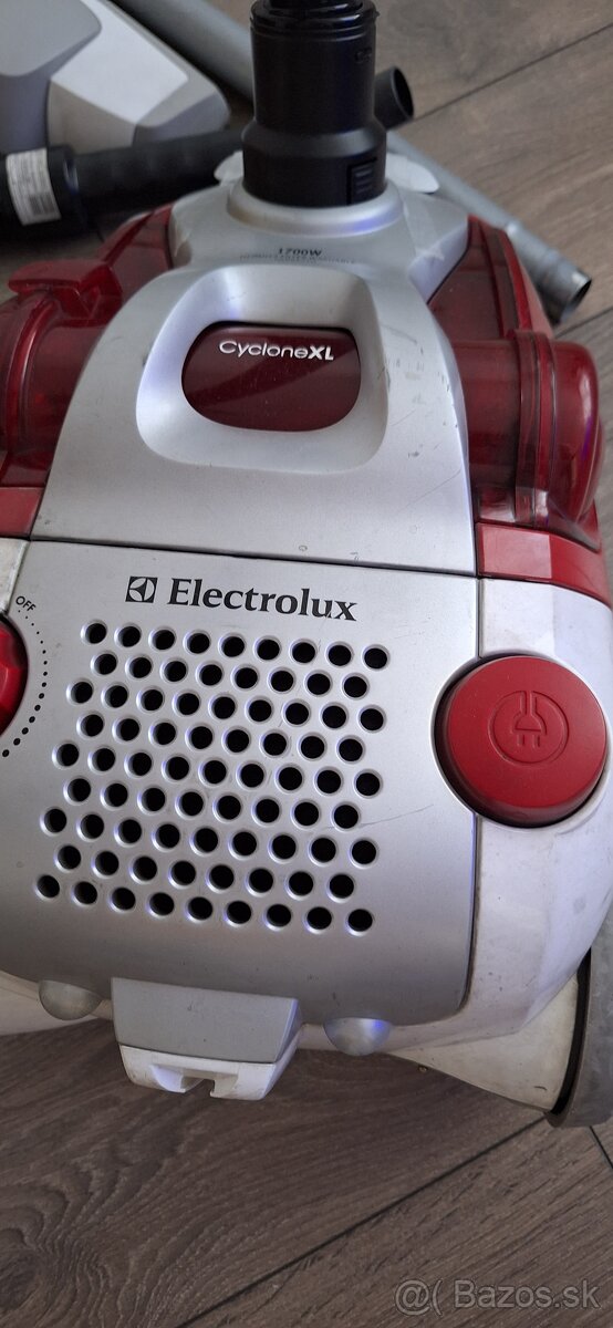 Vysávač electrolux cycloneXL - 2