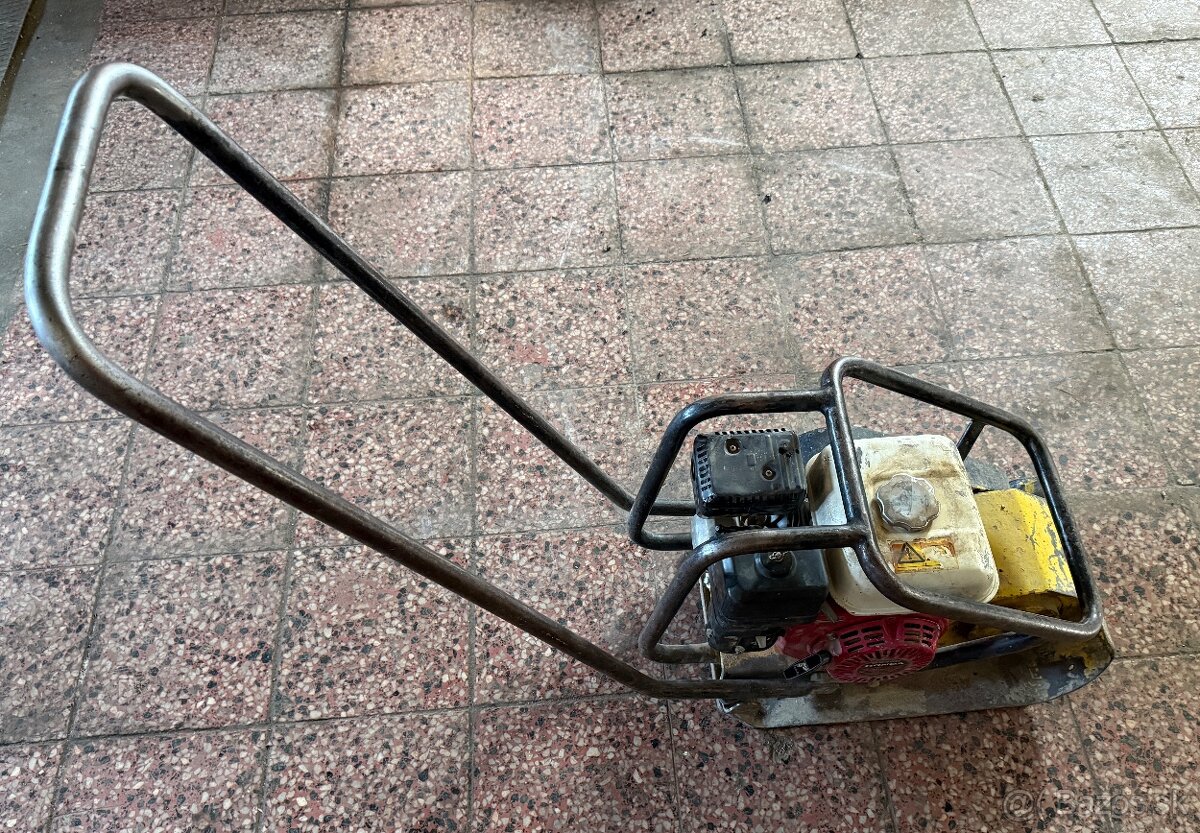 Prenájom vibračná doska, rezačka, kompresor, UNC, vibrovalec - 2