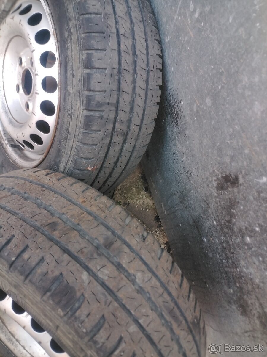 Kleber 215/60 r16c - 2