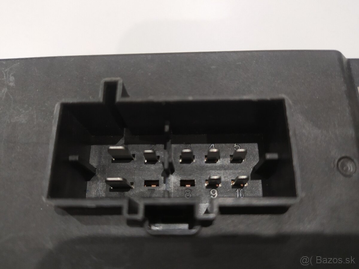 Riadiaca jednotka kufrovych dverí Audi VW 4KE959107A - 2