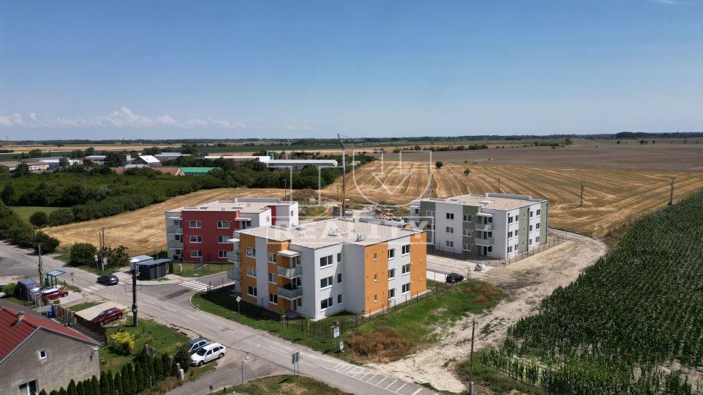 NA PREDAJ PRIESTRANNÝ BYT 4+KK S BALKÓNOM, 88m2, ŠAMORÍN... - 2