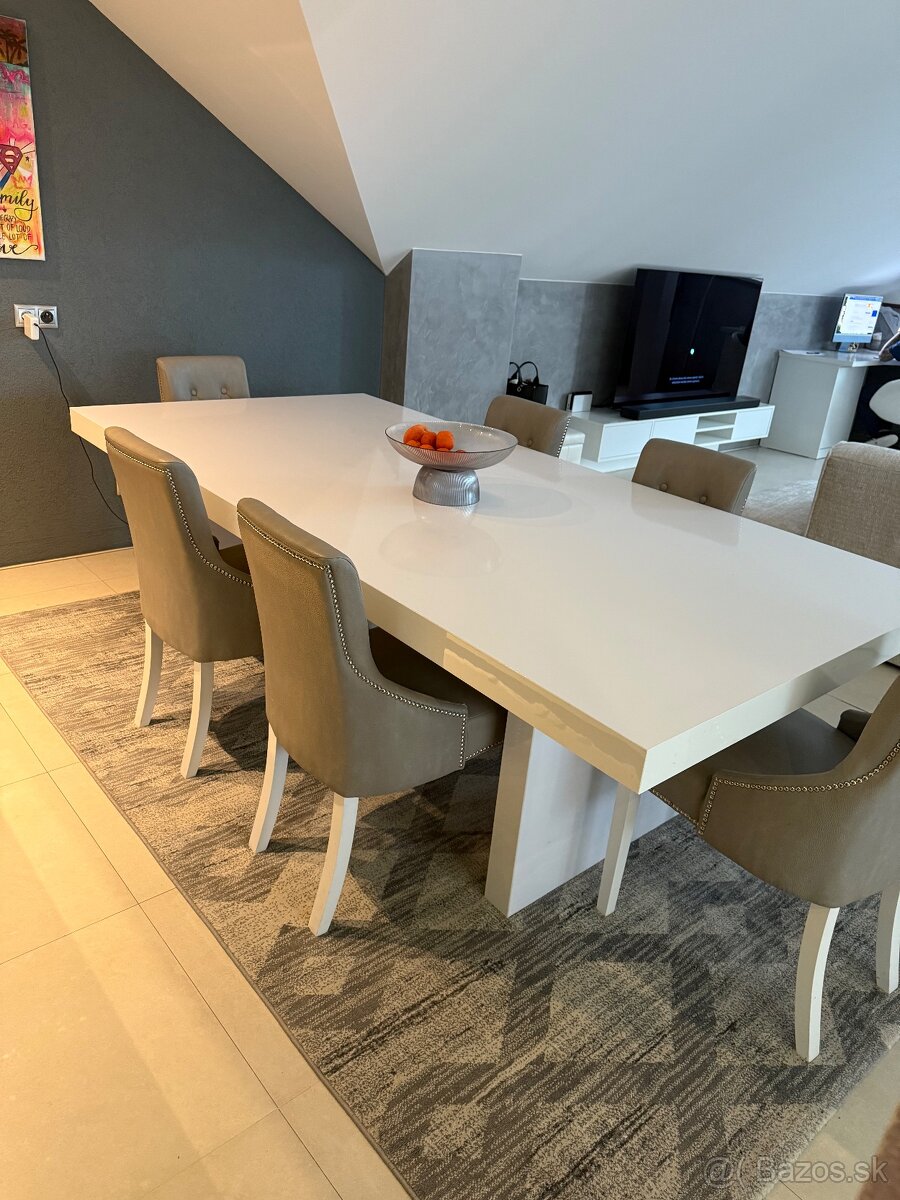 Jedálenský stôl - 2