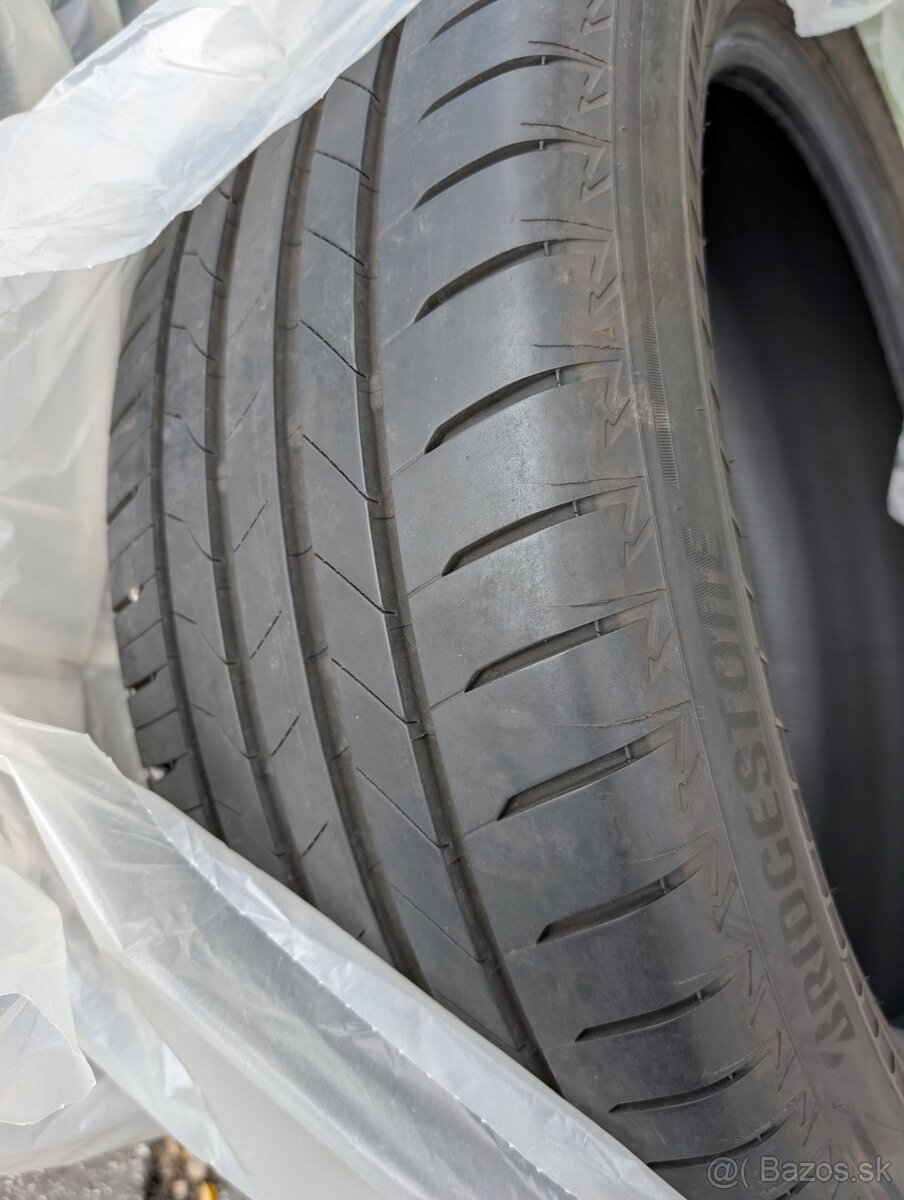 Letné pneumatiky Bridgestone Runflat 235/50R20 100V - 2