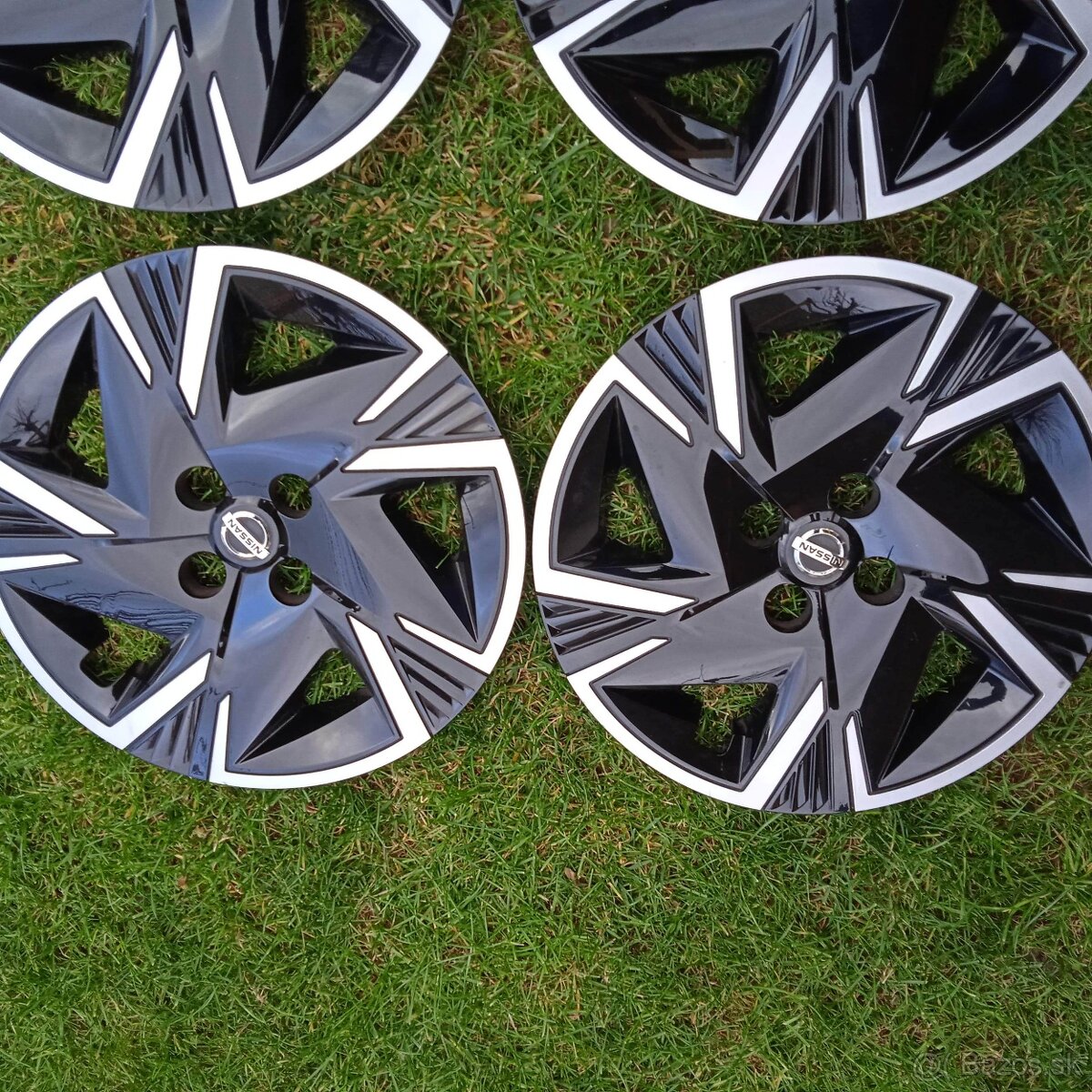 Puklice Nissan R16 originál diel - 2