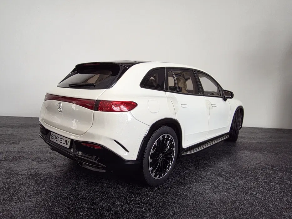 Mercedes-Benz EQS SUV - 2