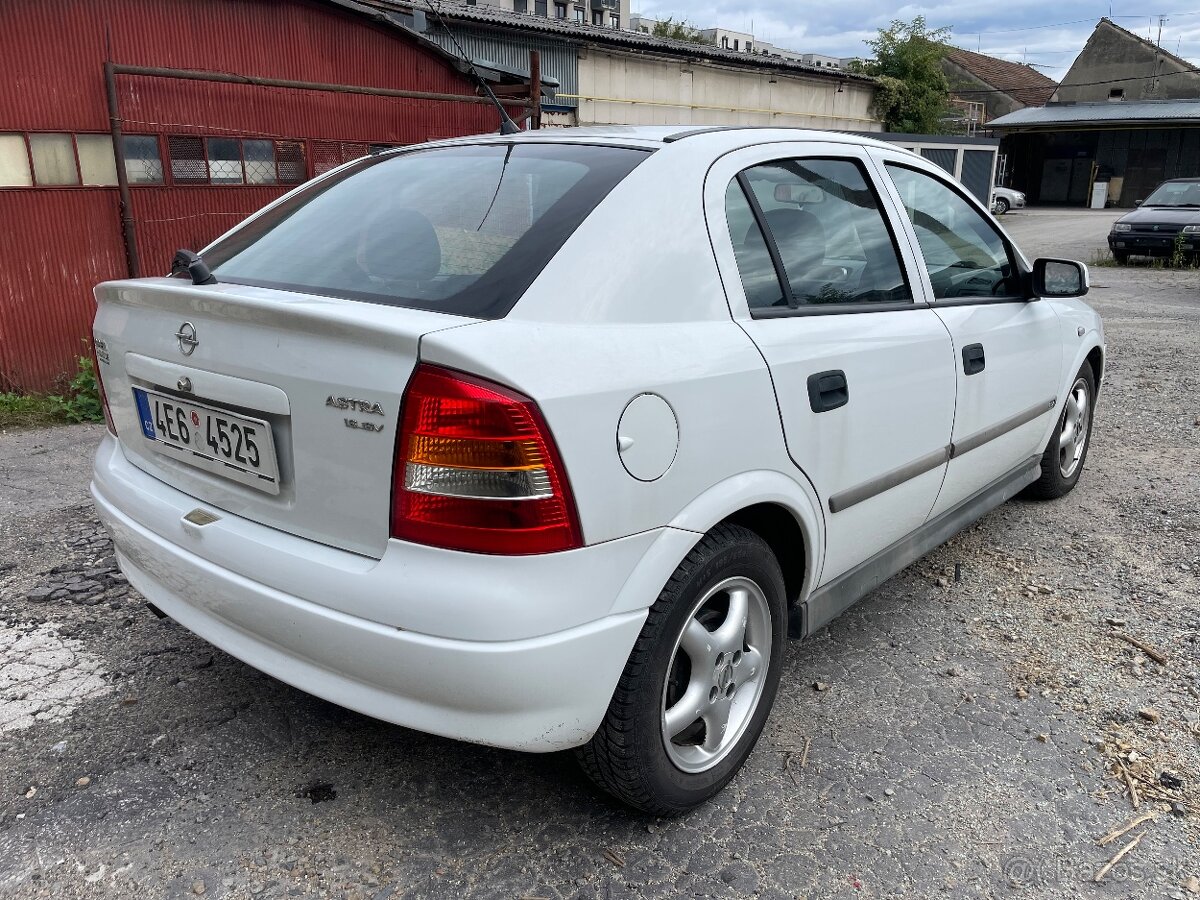 Opel Astra 1.6 16V - 2