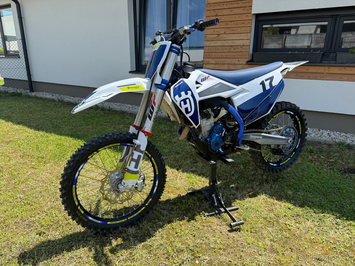 Husqvarna FC 350 2021 – výborný stav + výfuk FMF