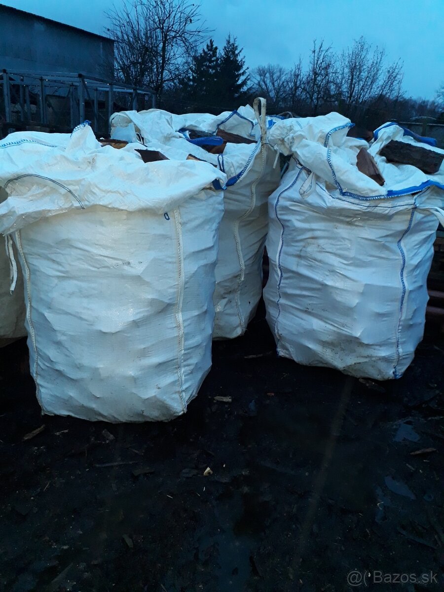 Tvrdé palivové drevo, drevené brikety - 2