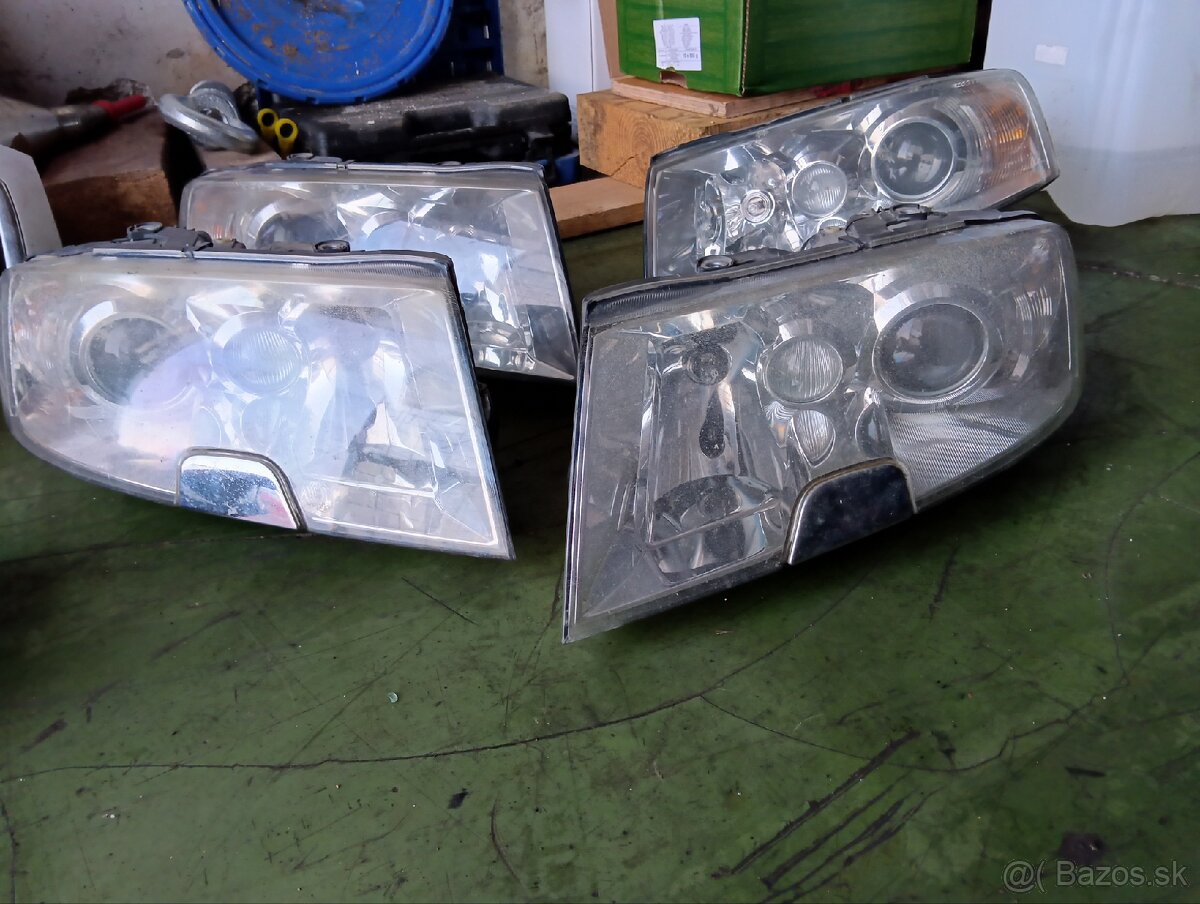 Predné svetlá Xenon Škoda Superb 1 - 2