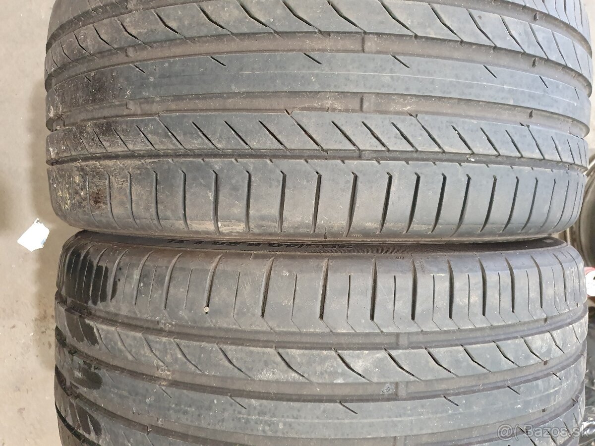 255/40 R20 - 2