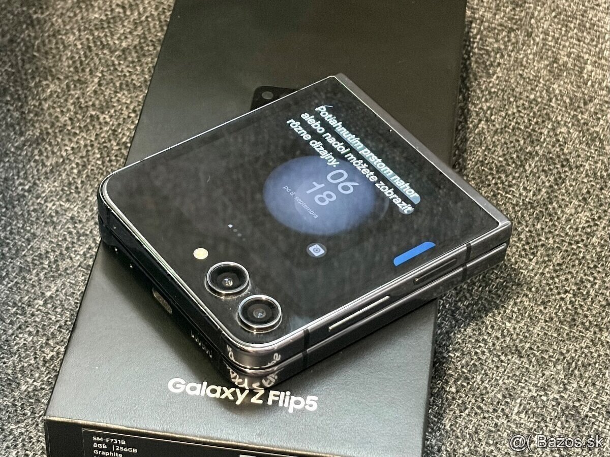 Samsung Galaxy Z Flip5 - 2
