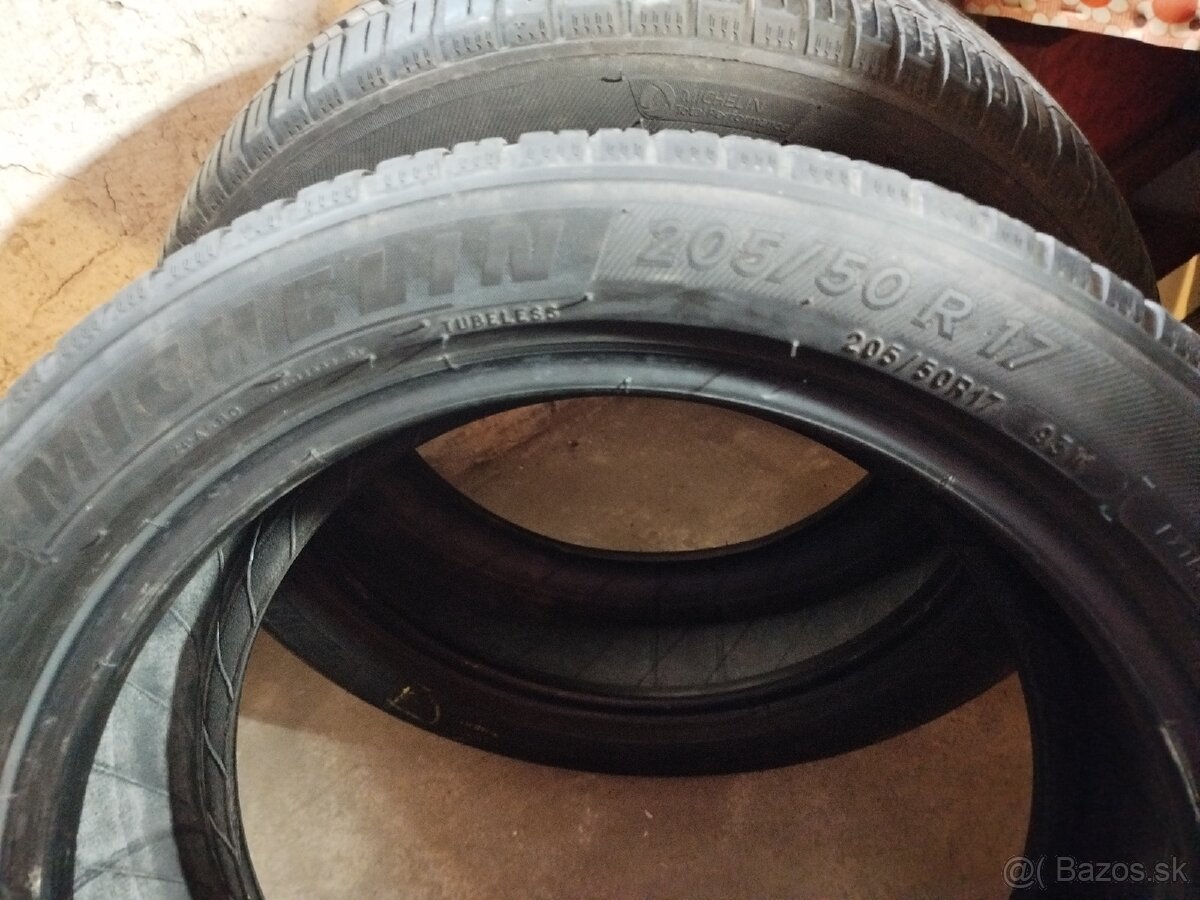 Predám celoročné pneu 205/50 R17 - 2