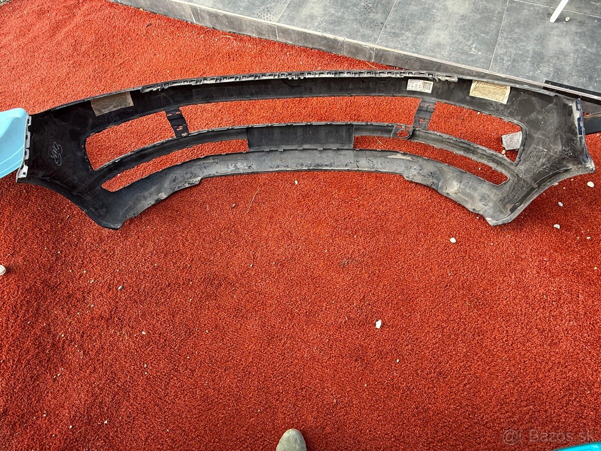 VW MULTIVAN CARAVELLE T6 15- PREDNÝ NÁRAZNÍK - 2