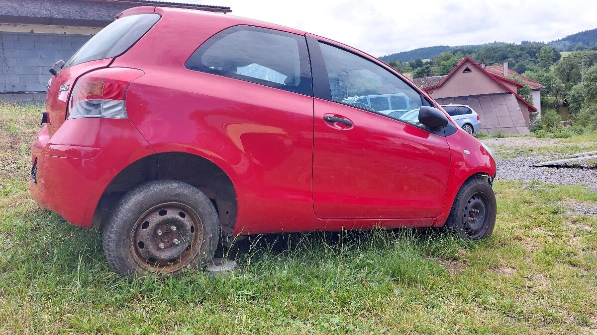 Toyota Yaris 1.0 VVT-i - 2