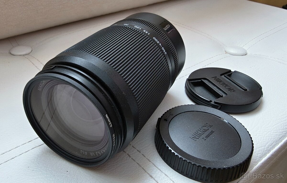 Objektiv Nikkor a objektív Meike - 2