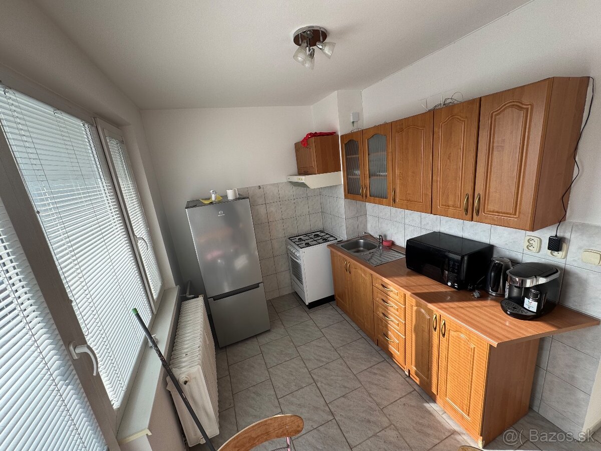 Inzerát Prenajmem 1-izbovy byt Stred - Povazska Bystrica - 2